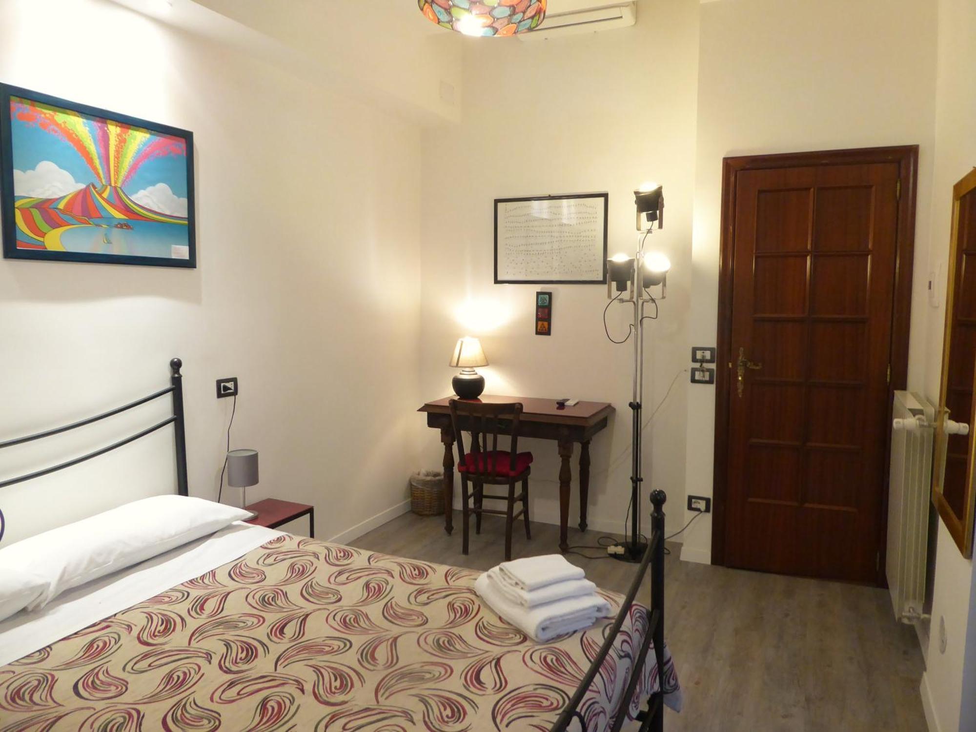 Casa Cesira Incentro Otel Napoli Oda fotoğraf