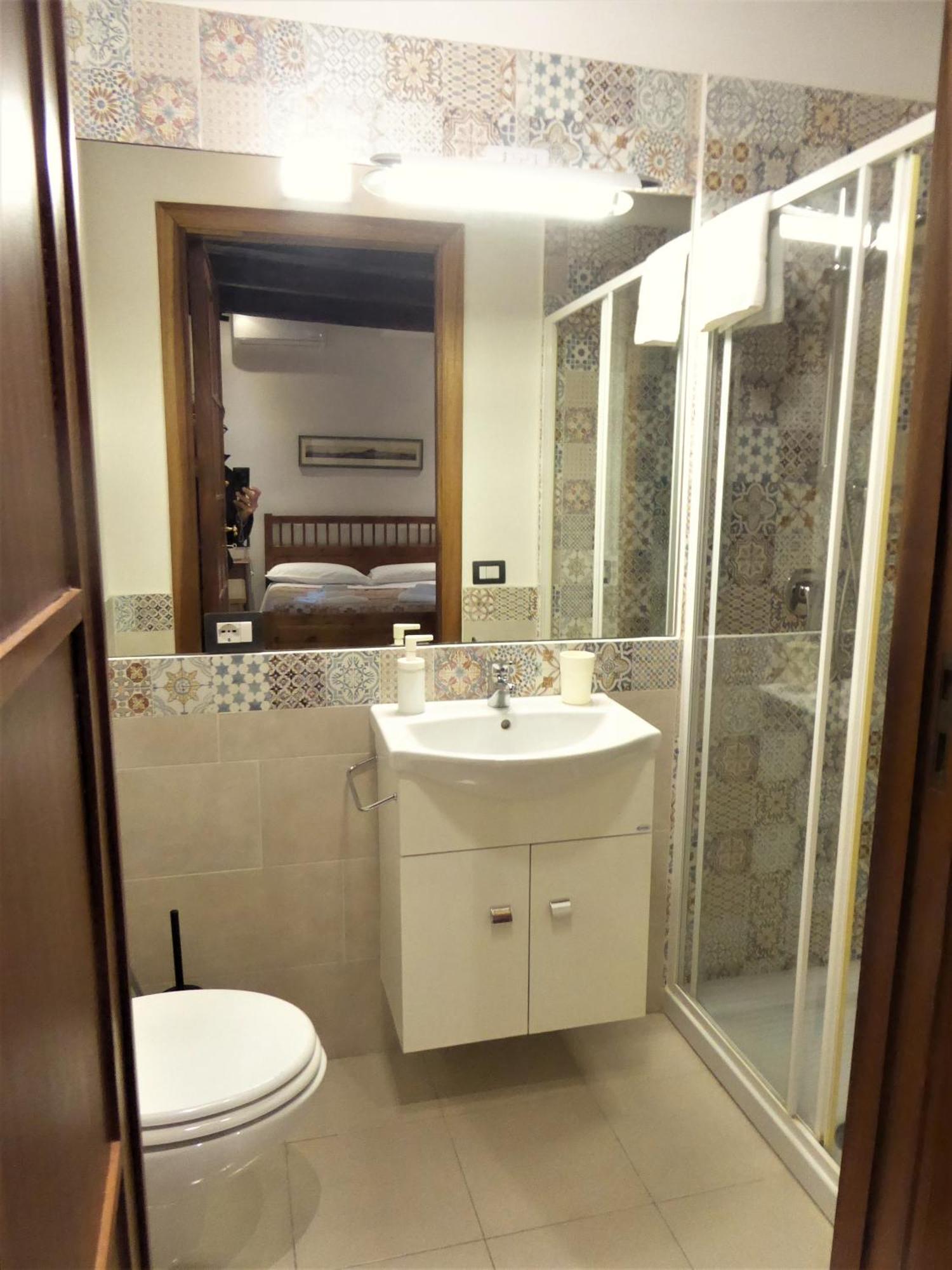 Casa Cesira Incentro Otel Napoli Oda fotoğraf