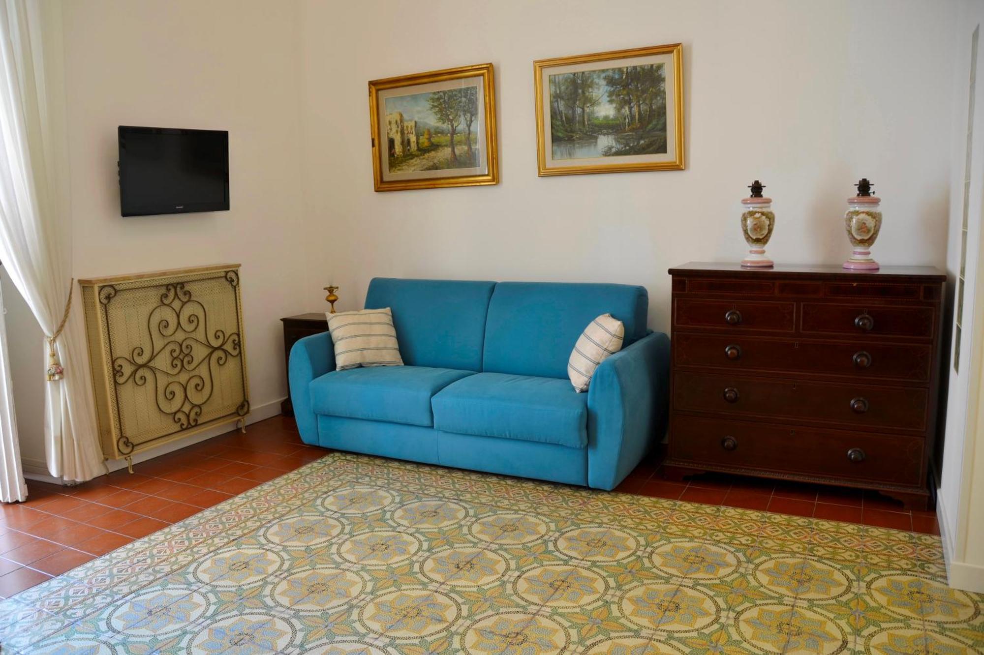 Casa Cesira Incentro Otel Napoli Oda fotoğraf